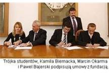 Pierwsi studenci otrzymują stypendia z ABB-owskiej Fundacji im. Jürgena Dormanna Pierwsi studenci otrzymują stypendia z ABB-owskiej Fundacji im. Jürgena Dormanna