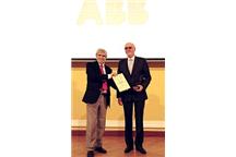 Prezes ABB Mirosław Gryszka podczas ceremonii wręczania nagród
