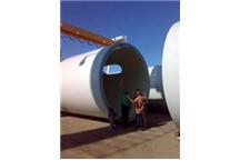 Europoles rozpoczyna montaż słupów gigantów Europoles rozpoczyna montaż słupów gigantów